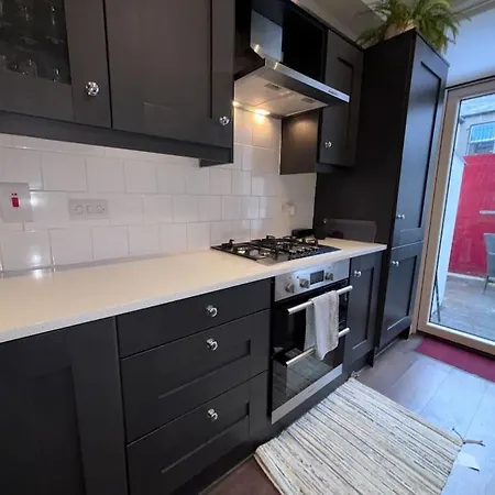 Splendid South Ranelagh Townhouse بيت للعطل دبلن