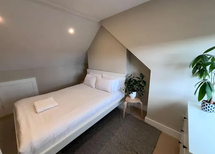 Дом отдыха Splendid South Ranelagh Townhouse